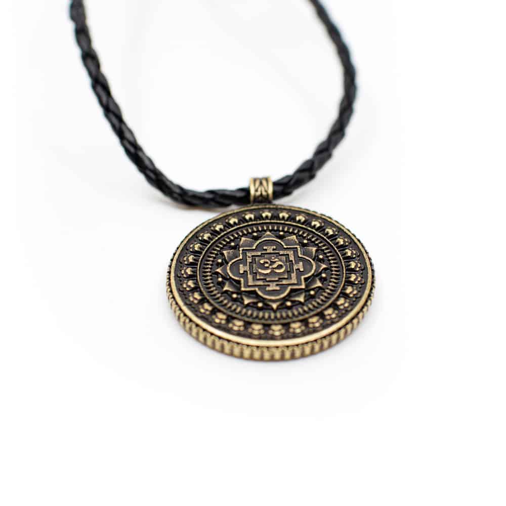 Rund Tibetansk Talisman OHM - Guldfärgad